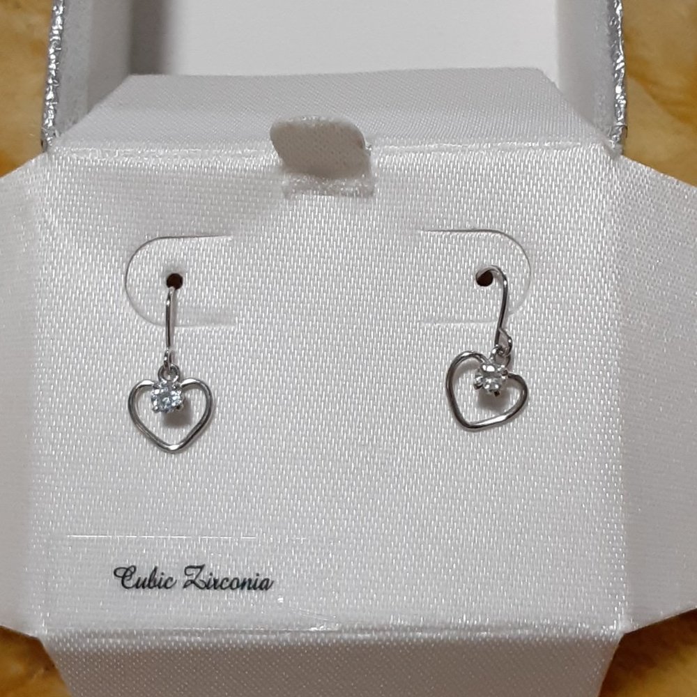 Women's 14K White Gold Cubic Zirconia  Heart Drop Wire Earrings NIB $150.00.